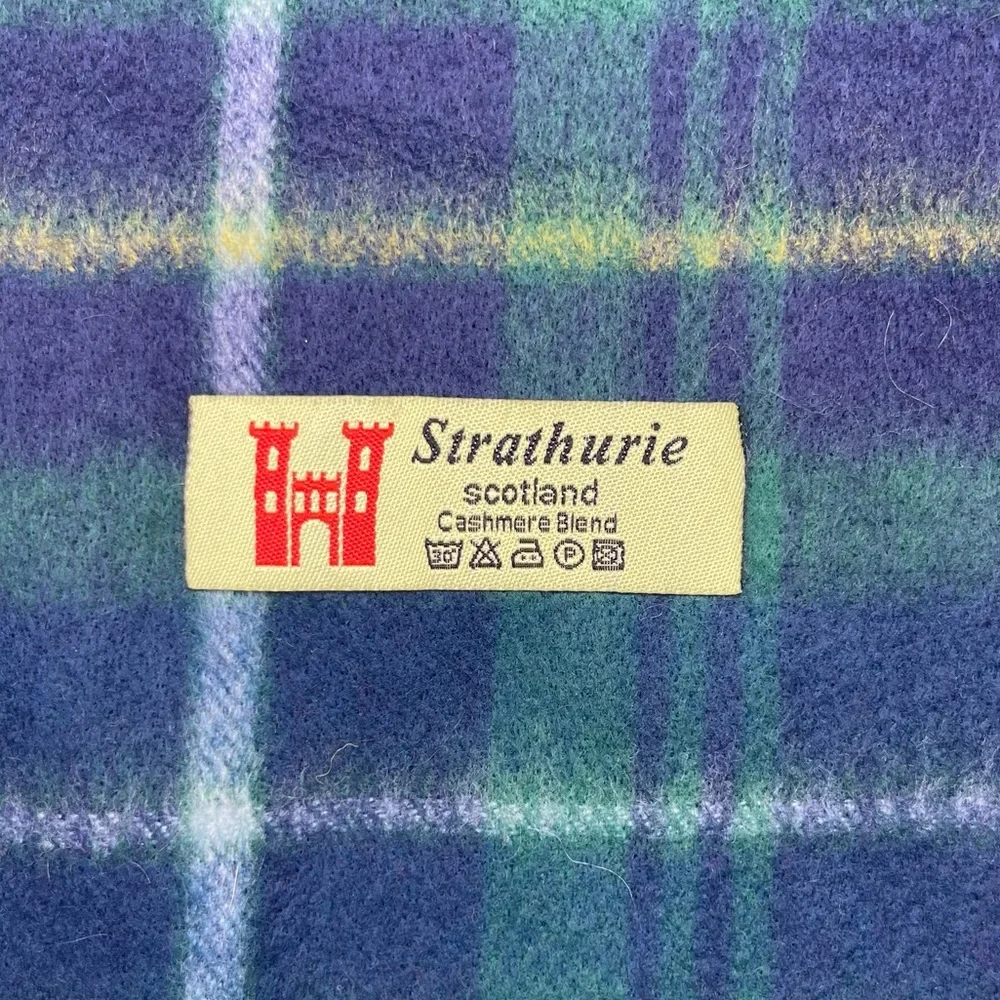 Strathurie cashmere scarf
